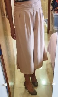 (Category: ) located in . Submitted by yourgotocloset (Listing ID 1059805949, Image 1). Description: .