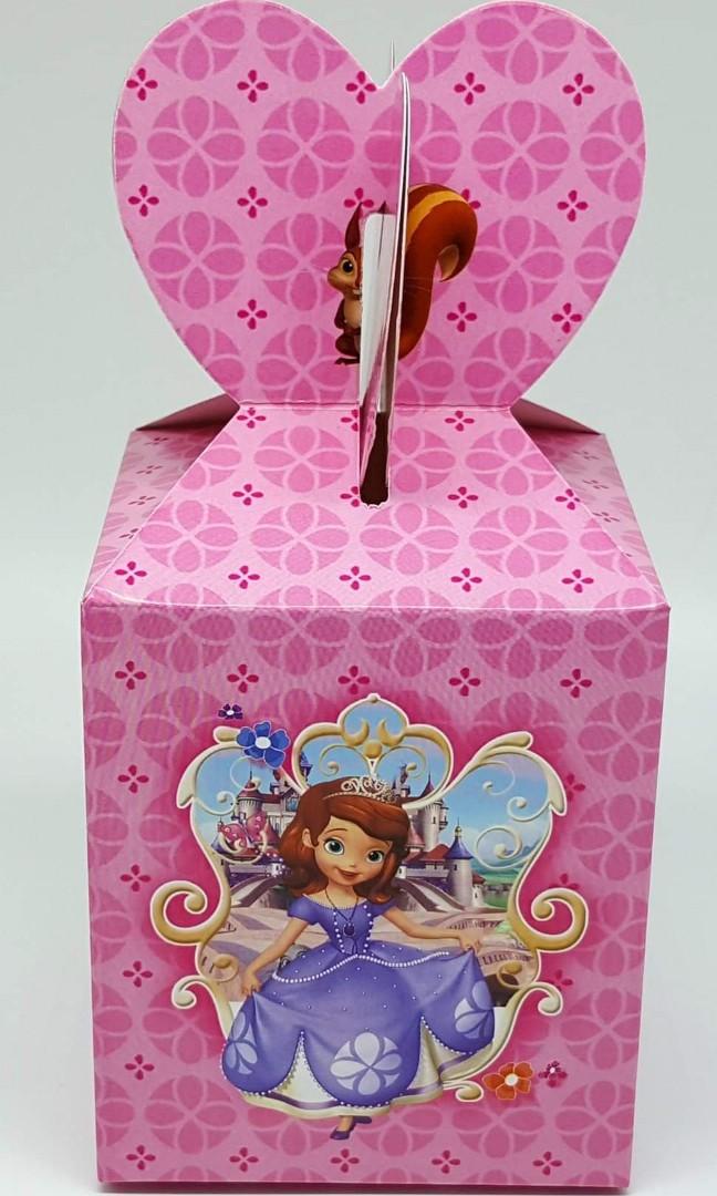 Gift Box (Category: Gift Baskets & Hampers) located in Manila. Submitted by xjballoonspartyneeds (Listing ID 1059854978, Image 2). Description: Gift Box can put Anything inside Like candies chocolates etc..6pcs/1pack.