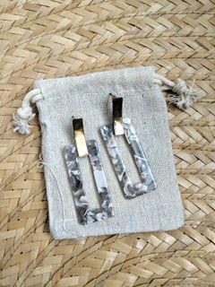(Category: ) located in . Submitted by earrings2021 (Listing ID 1059831881, Image 1). Description: .