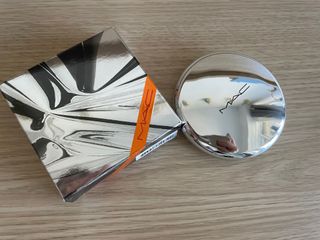 （分類：）位於 。 由 eeeemma 提交（商品編號 1059854925，圖片 1）。簡介： 。