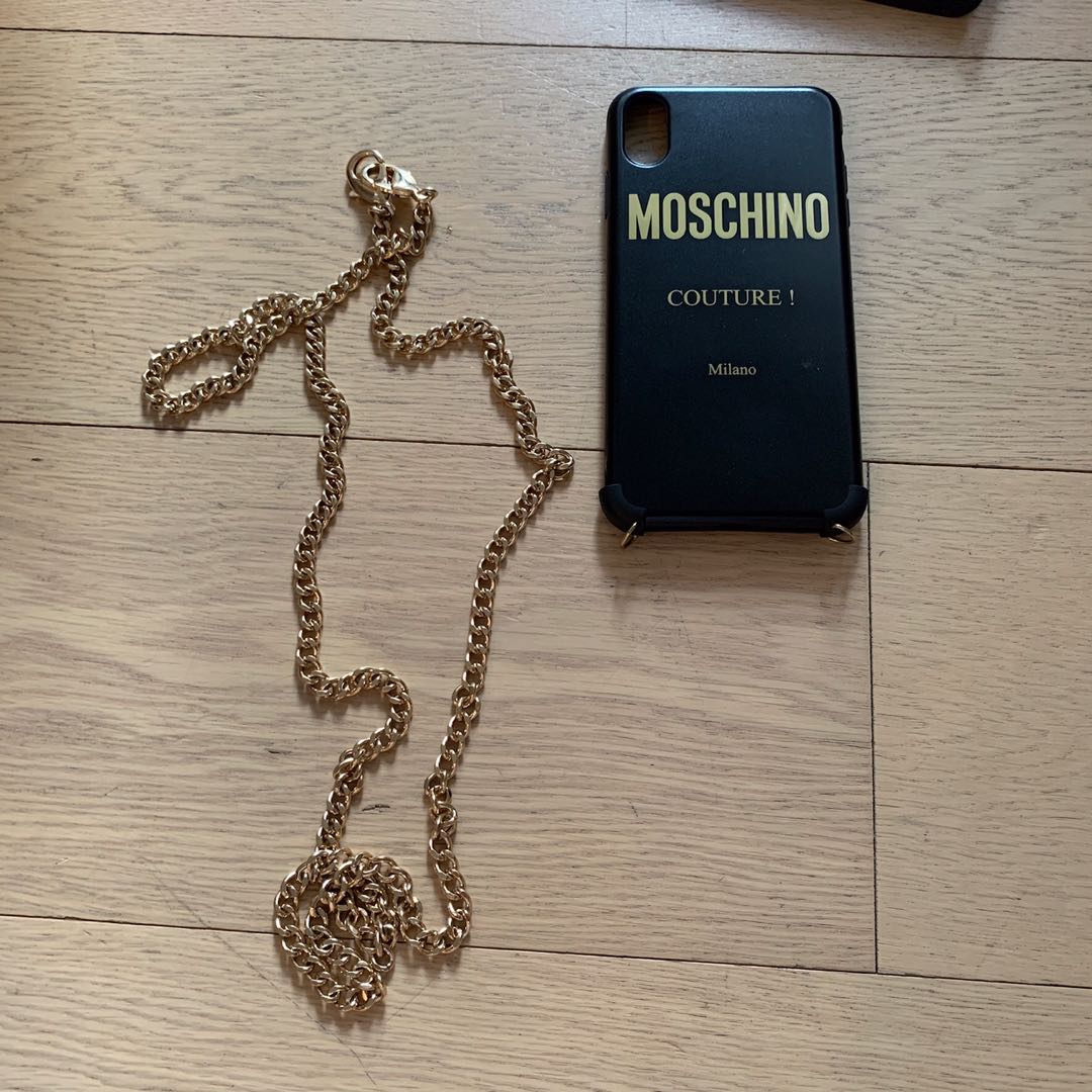 moschino gold chain