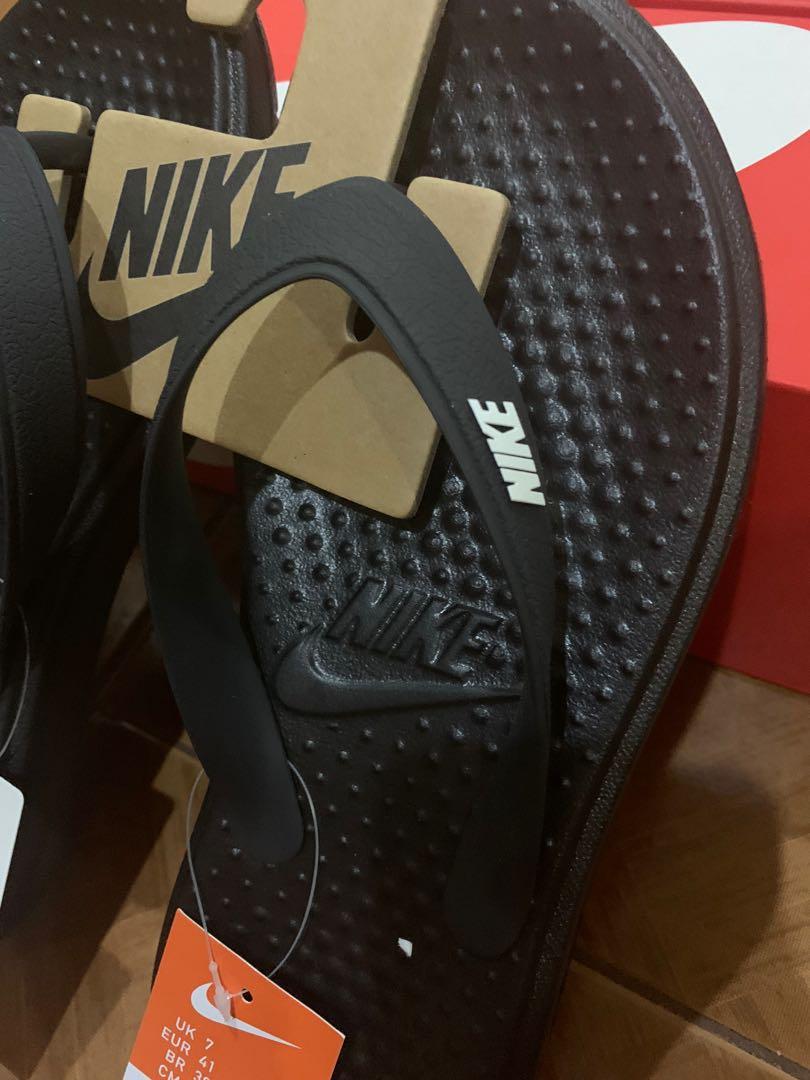 wmns solay thong nike