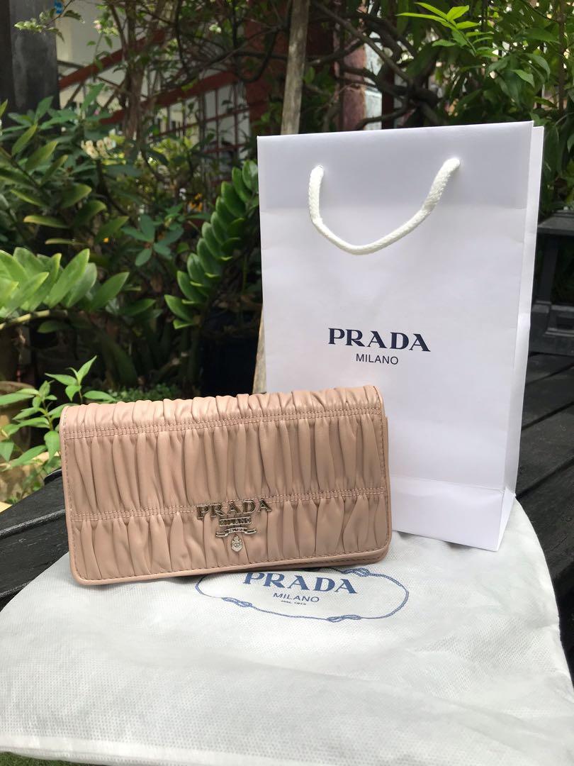Prada mini shop wallet on chain