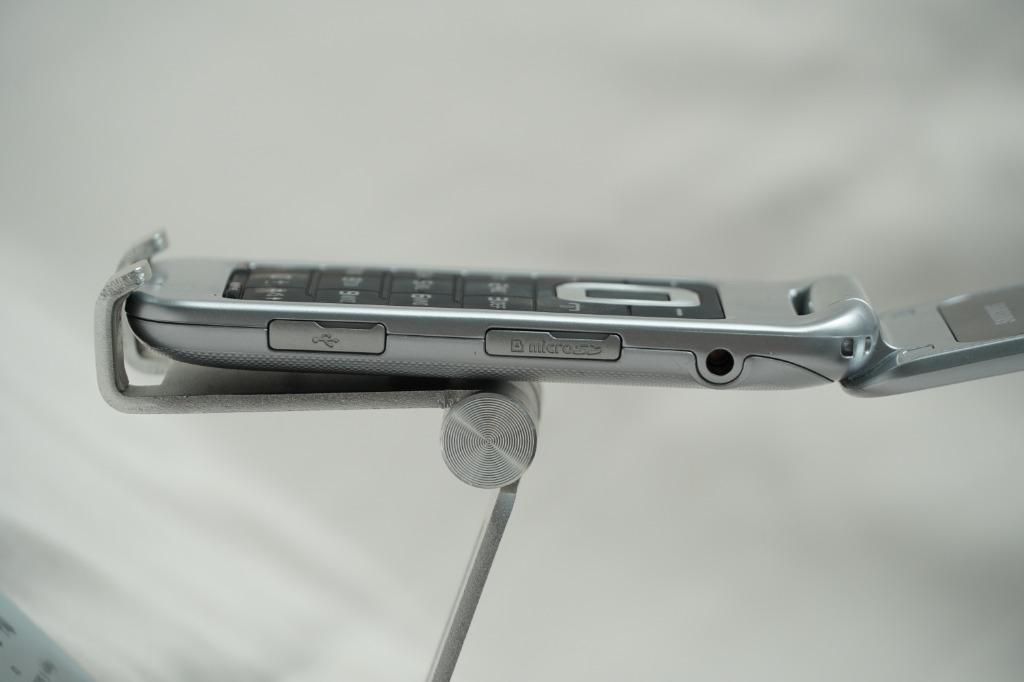 Samsung Clamshell/Flip Phone (GTC3520I) *2G Phone*, Mobile Phones