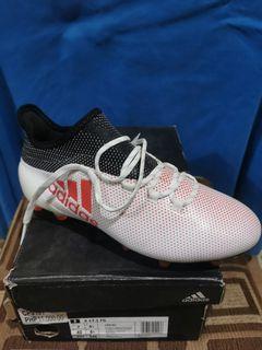 X 17.1 football shoes