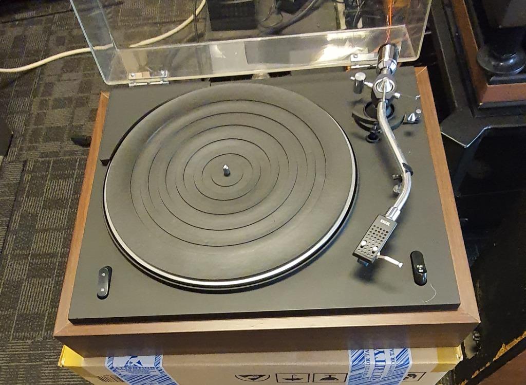 Yamaha belt drive turntable, Audio, Other Audio Equipment on Carousell