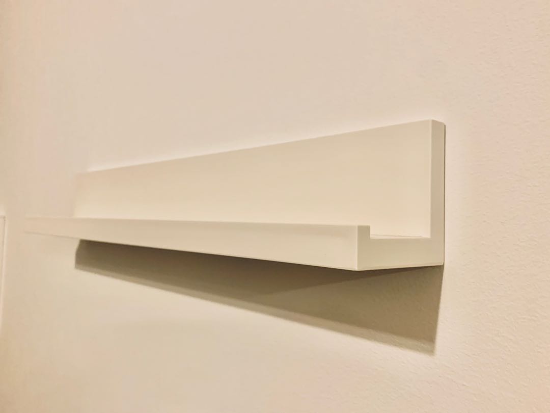 Command sale display ledge