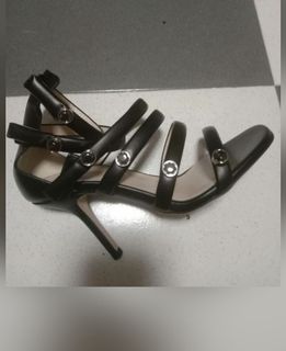 (Category: ) located in . Submitted by shopaholic-anonymous (Listing ID 1061865000, Image 1). Description: .