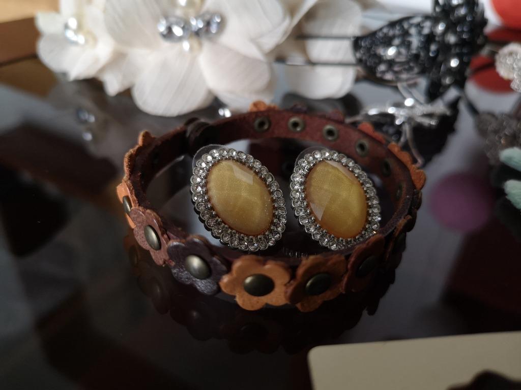 Assorted jewellery earrings rings necklaces floral hairbands hair clips  bracelets witchery topshop forever new lovisa korean zara, Women's Fashion,  Jewelry & Organisers, Necklaces on Carousell