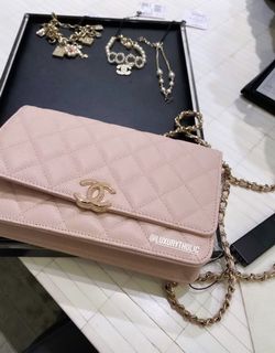 （分類：）位於 。 由 luxurytholic 提交（商品編號 1061817891，圖片 1）。簡介： 。