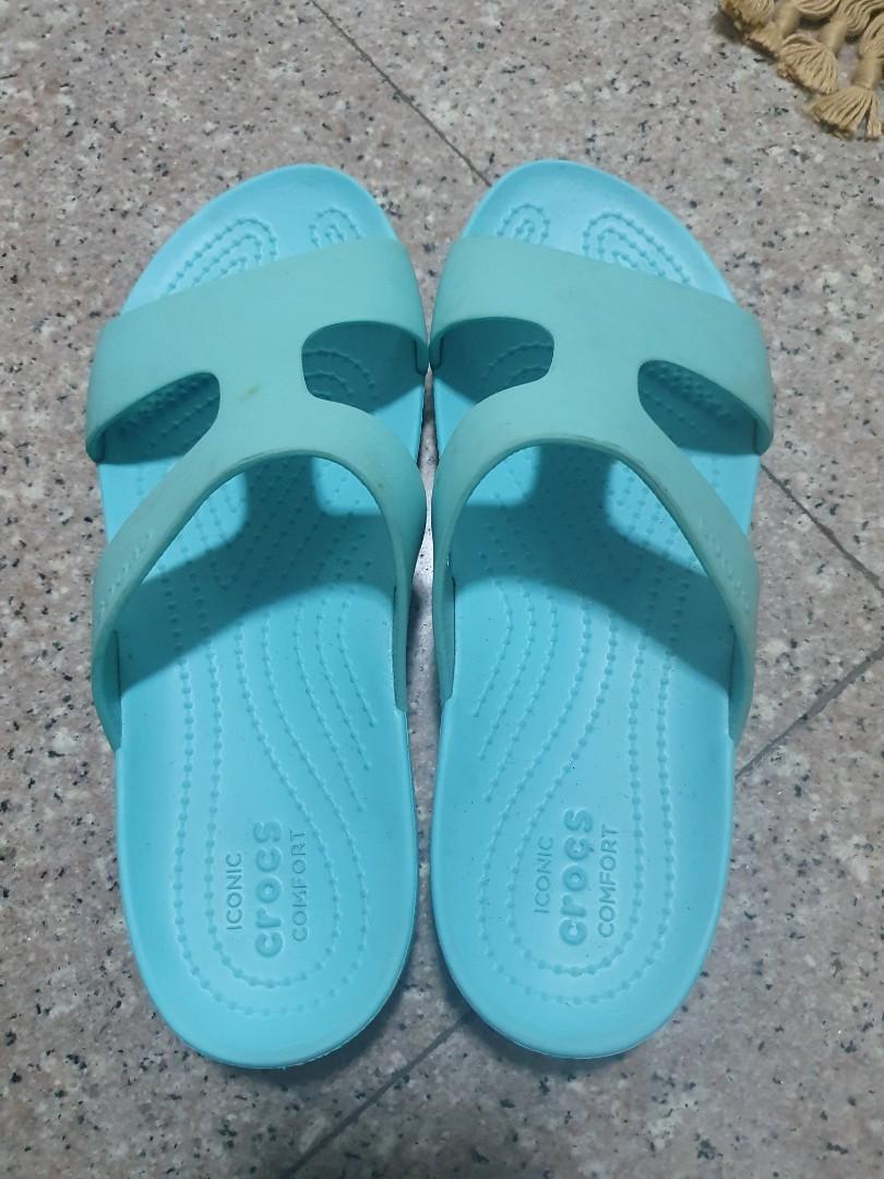 crocs slippers white