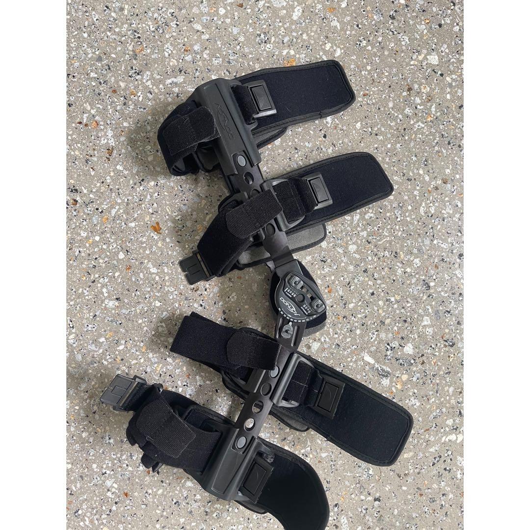 Donjoy Knee Brace After Knee Surgery Acl Surgery Everything Else Others On Carousell