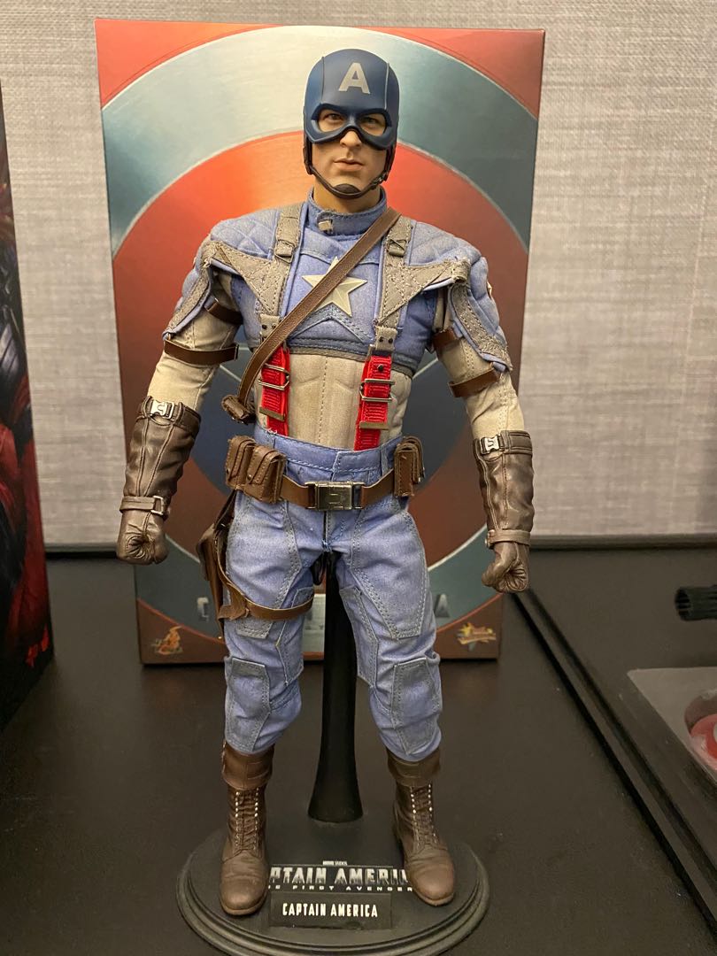 HOT TOYS CAPTAIN AMERICA FIRST AVENGER MMS 156, Hobbies & Toys,  Collectibles & Memorabilia, Fan Merchandise on Carousell