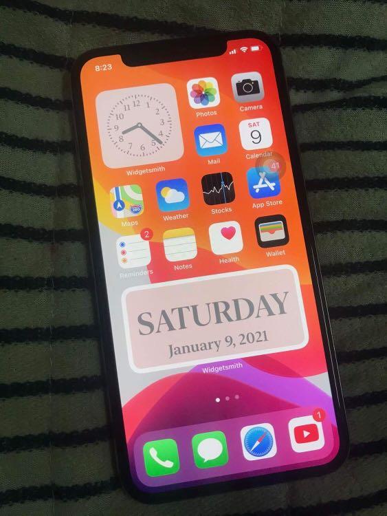 IPHONE X RUSH SALE (Category: iPhone X Series) located in Cavite. Submitted by lenggutierrez2201 (Listing ID 1061913503, Image 3). Description: 64gb no dents no issue face id working loud speaker unit only Factory unlocked.