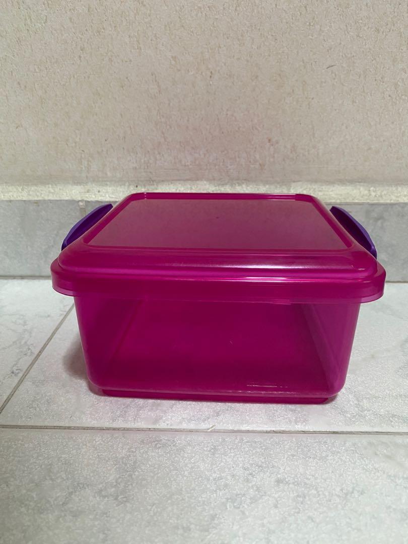 Lock & lock container (Category: Food Organisation & Storage) located in Singapore. Submitted by reliazsure (Listing ID 1061745113, Image 1). Description: - Brand: Sistema - Pink lock & lock container - Made in New Zealand - PP Material - Can withstand -20 to 100 deg cel - Capacity: 1.2 Litres - Ideal as takeaway container.