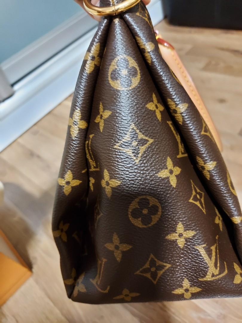 Louis Vuitton Pallas Shopper Monogram Canvas and Calfskin Gold