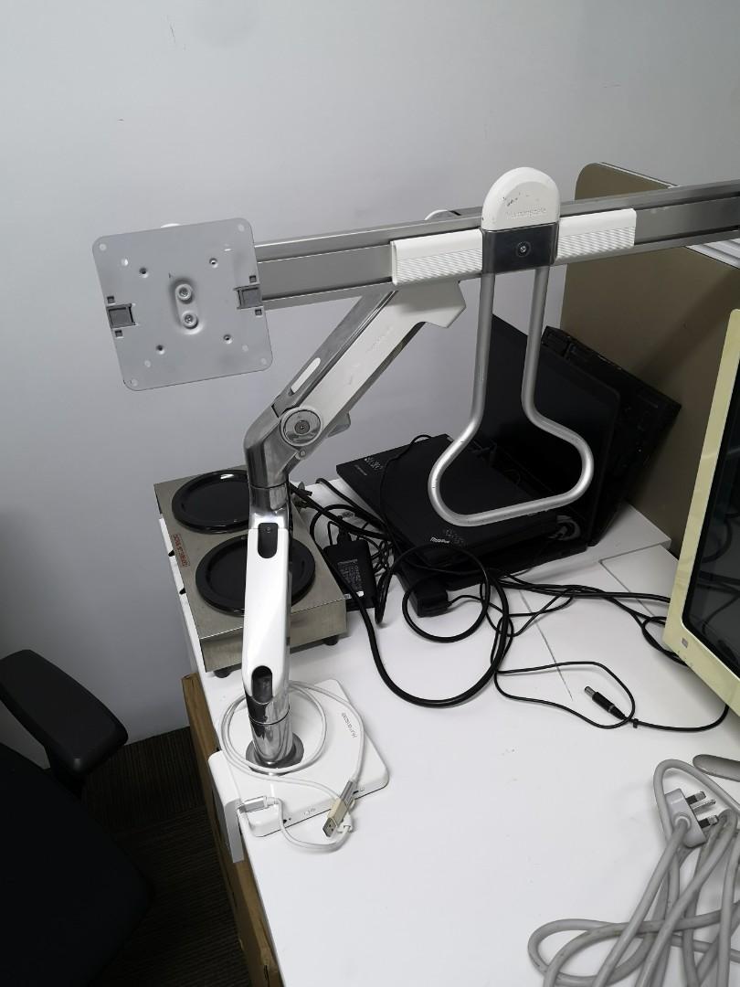 Monitor arm Humanscale M/Connect 2 Laptop Docking Station with Monitor