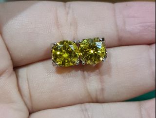 (Category: ) located in . Submitted by pickygem (Listing ID 1061885404, Image 1). Description: .