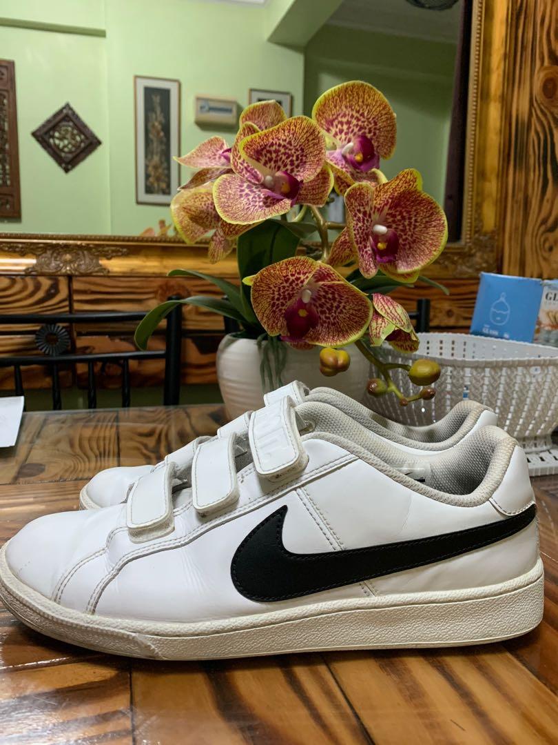 Nike court royale velcro hot sale