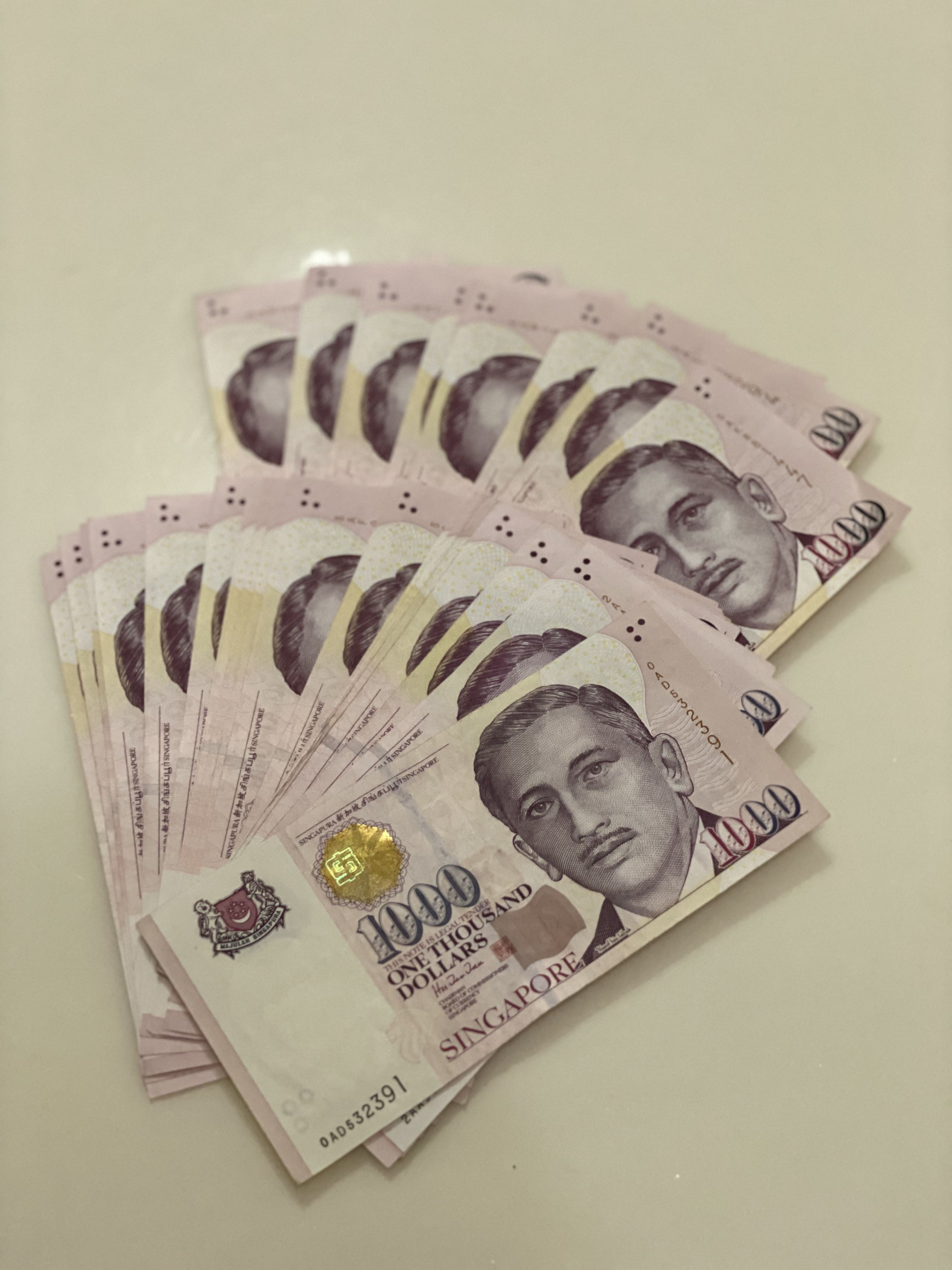 read-one-thousand-singapore-dollars-1000-sgd-notes-hobbies