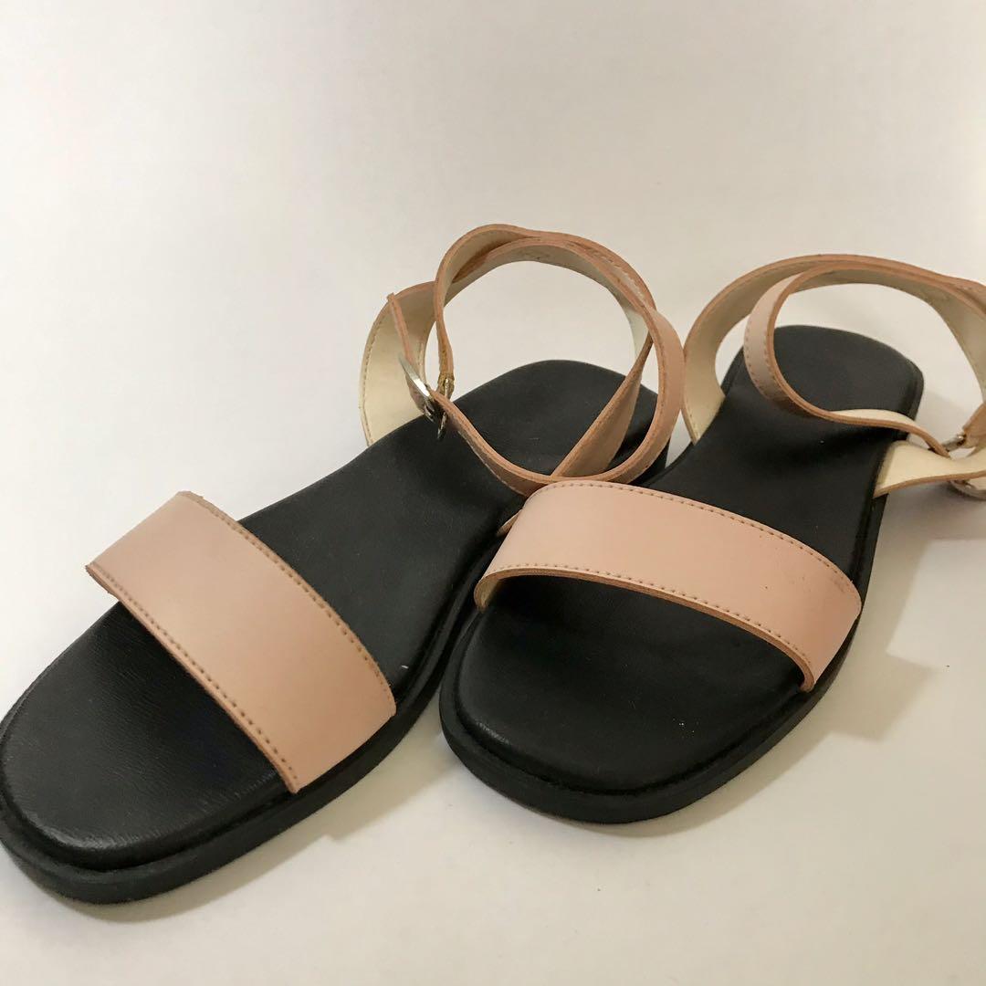 Parisian 2025 flat sandals
