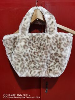 (Category: ) located in . Submitted by thrift_gems (Listing ID 1061826936, Image 1). Description: .
