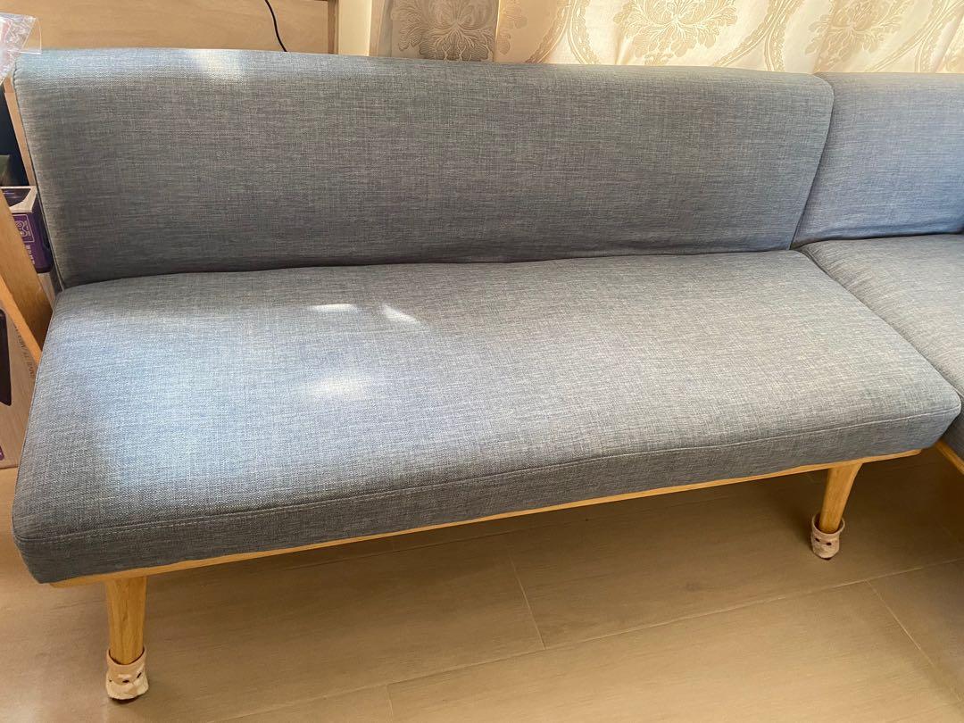 Sofa （分類：梳化）位於 Hong Kong。 由 susuki0849 提交（商品編號 1061787149，圖片 3）。簡介： 日式籃色布藝轉角梳化，長期用布墊坐 及上護腳套，使用了一年，家中無寵物。快取優先。