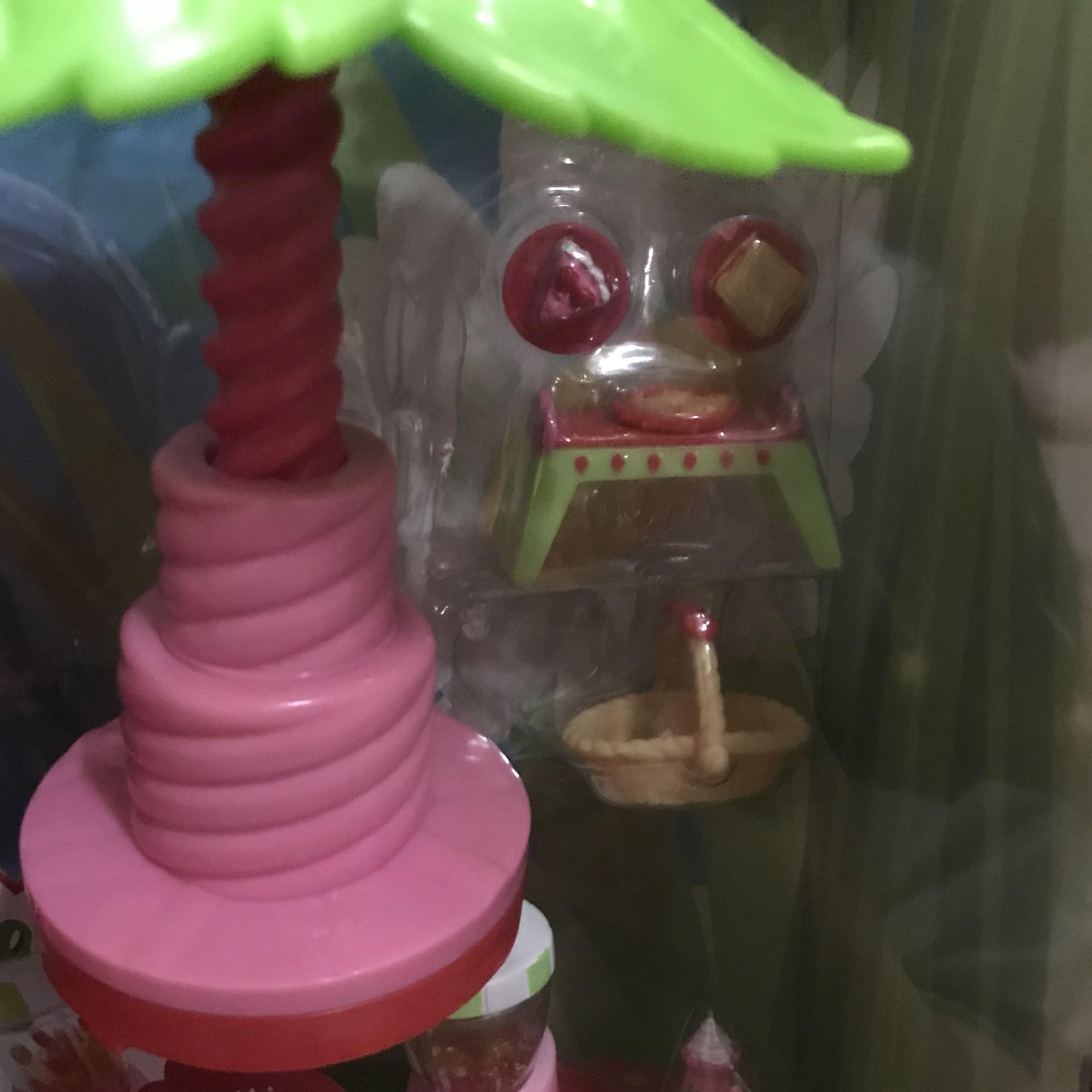 Strawberry Shortcake Berry Cafe, Hobbies & Toys, Toys & Games on Carousell