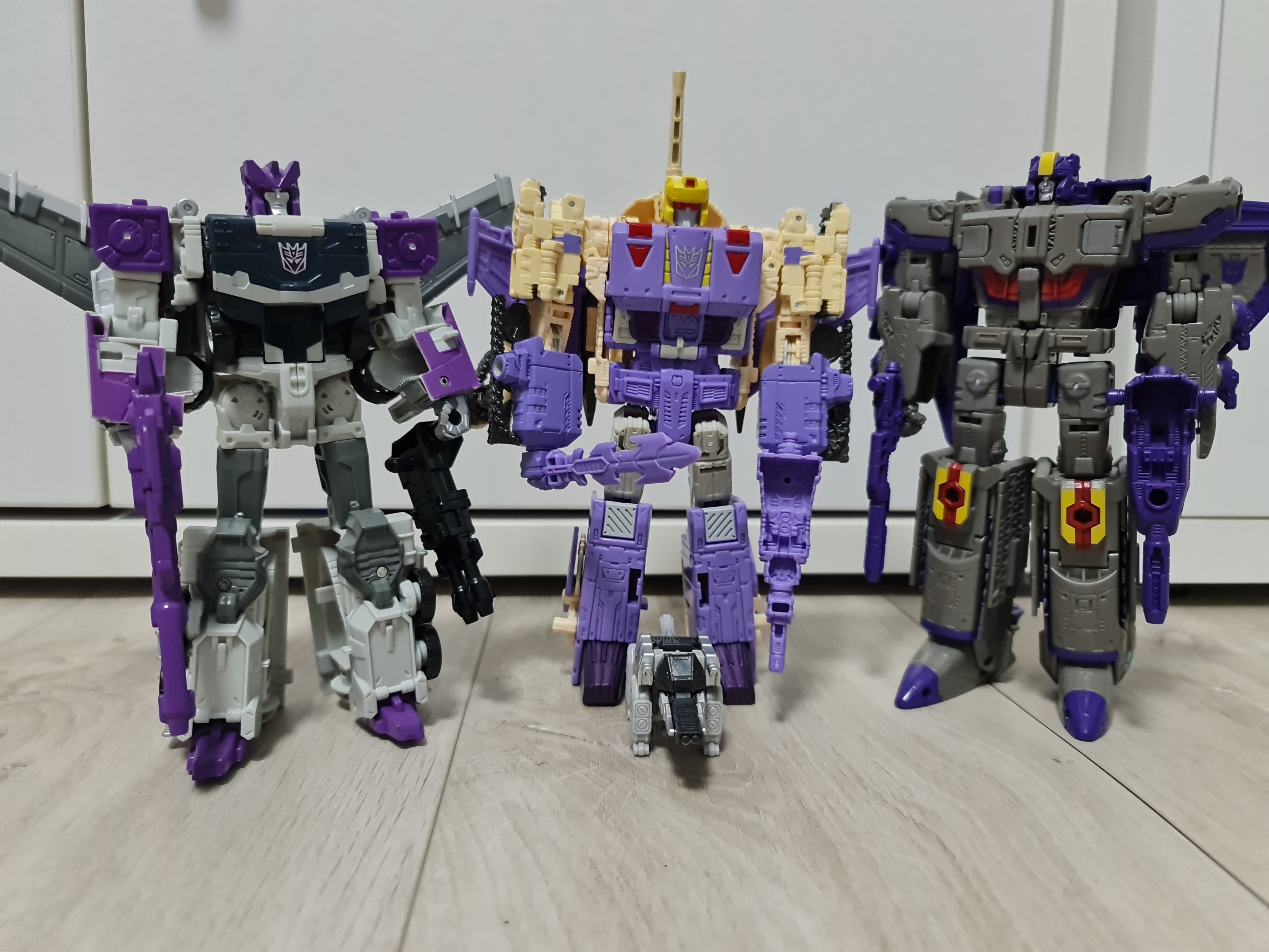 Transformers LG triple changers Takara, Hobbies & Toys, Toys & Games on ...