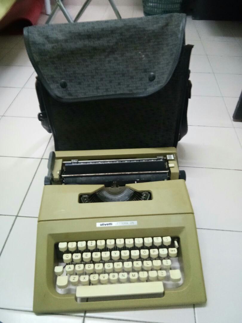 Vintage 1975 Manual Typewriter Olivetti Lettera 25., Hobbies ...