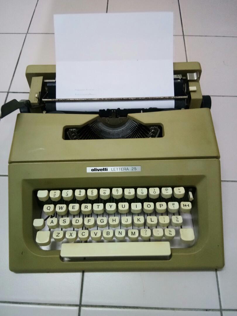 Vintage 1975 Manual Typewriter Olivetti Lettera 25., Hobbies ...