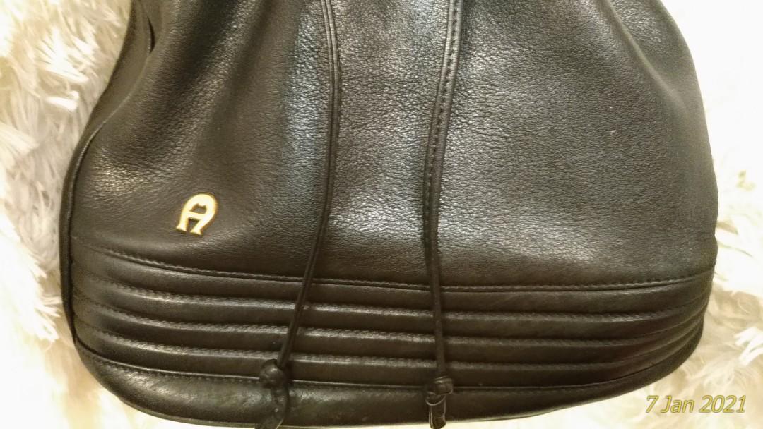 AIGNER Black leather Bucket Bag