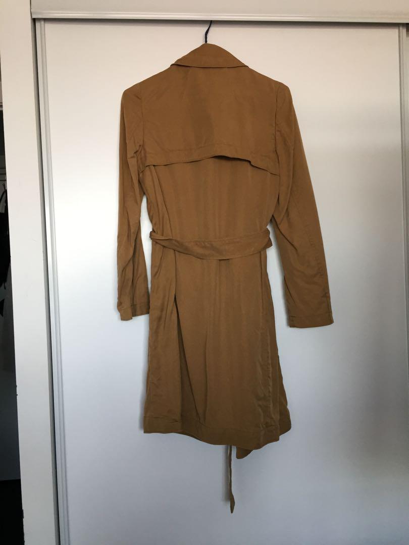 Babaton Maximo Trench Coat Women s Fashion Clothes on Carousell