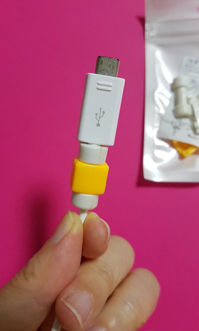Cable protector (Category: Cables & Adaptors) located in Singapore. Submitted by aabbi306 (Listing ID 1062088328, Image 1). Description: Selling at $0.50 100% brand new. Provides a safe home for your USB cable to prevent pulling crack, extend the use life of data cable. Material: silicone+plastic Length: 2cm, width: 1cm.