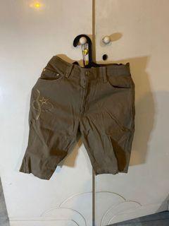 Celana pendek coklat