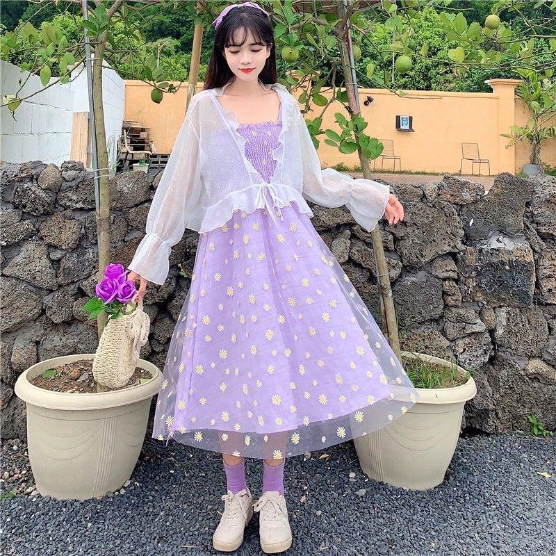Purple dress shop with daisies