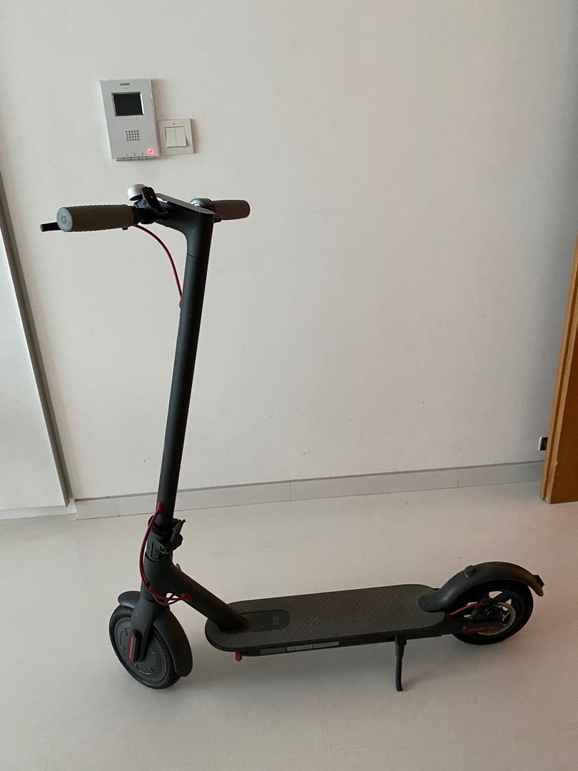 Fully functional Xiaomi M365 escooter mileage 109km only, Bicycles