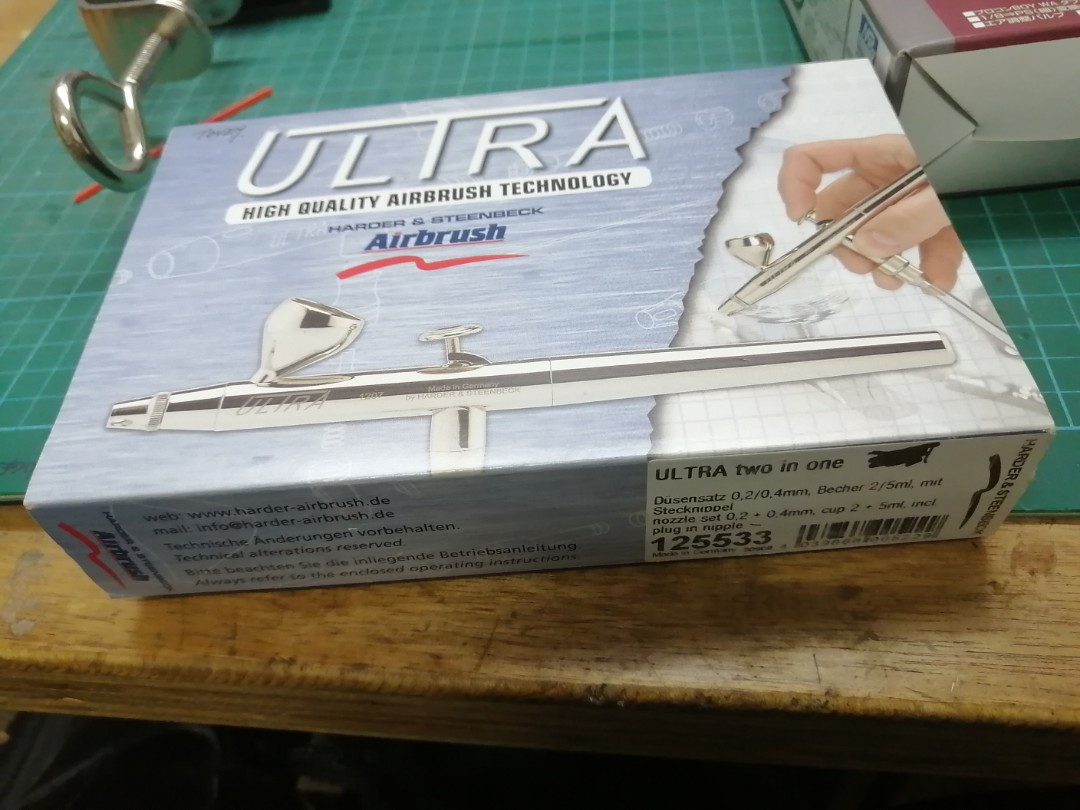 Harder And Steenbeck Ultra 2in1 airbrush., Furniture & Home Living