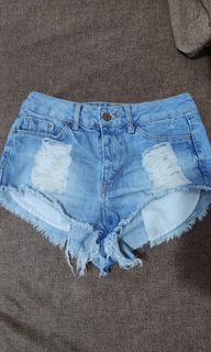 (Category: ) located in . Submitted by loiscloset (Listing ID 1062052624, Image 1). Description: .
