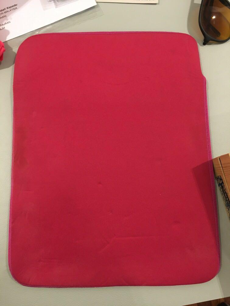 iPad casing (Category: Computer Keyboard) located in Klang. Submitted by luvbyrose (Listing ID 1062023987, Image 3). Description: .