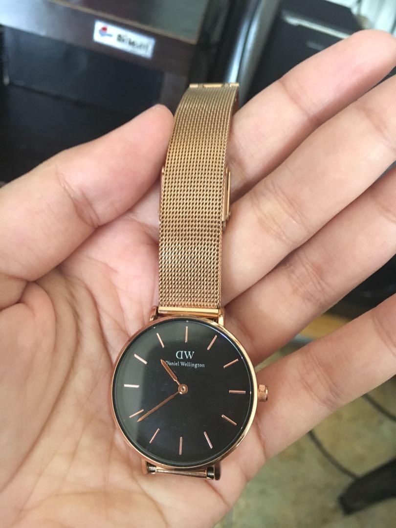 Jam DW ori beli 699 sale jual aja 150 tinggal ganti batre
