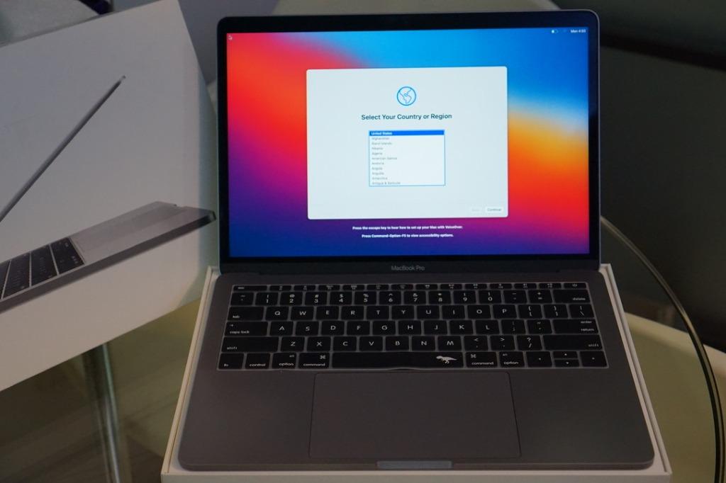Macbook Pro 17 Non Touchbar Electronics Computers Laptops On Carousell