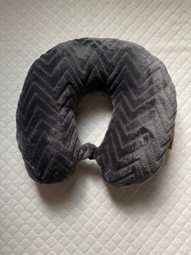 ellen tracy neck pillow