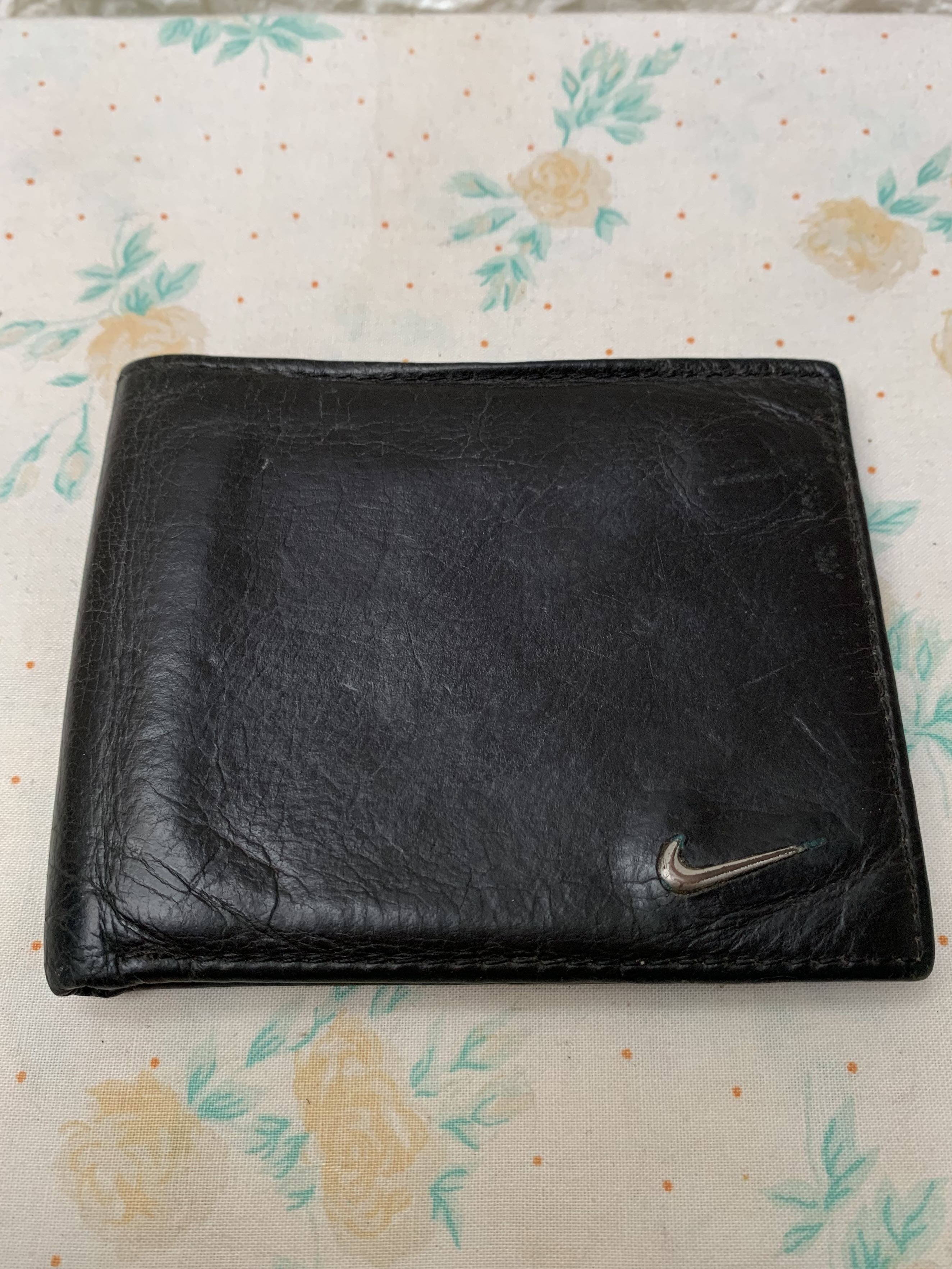 Nike Golf Men's Bifold Wallet, Fesyen Pria, Tas & Dompet , Dompet di