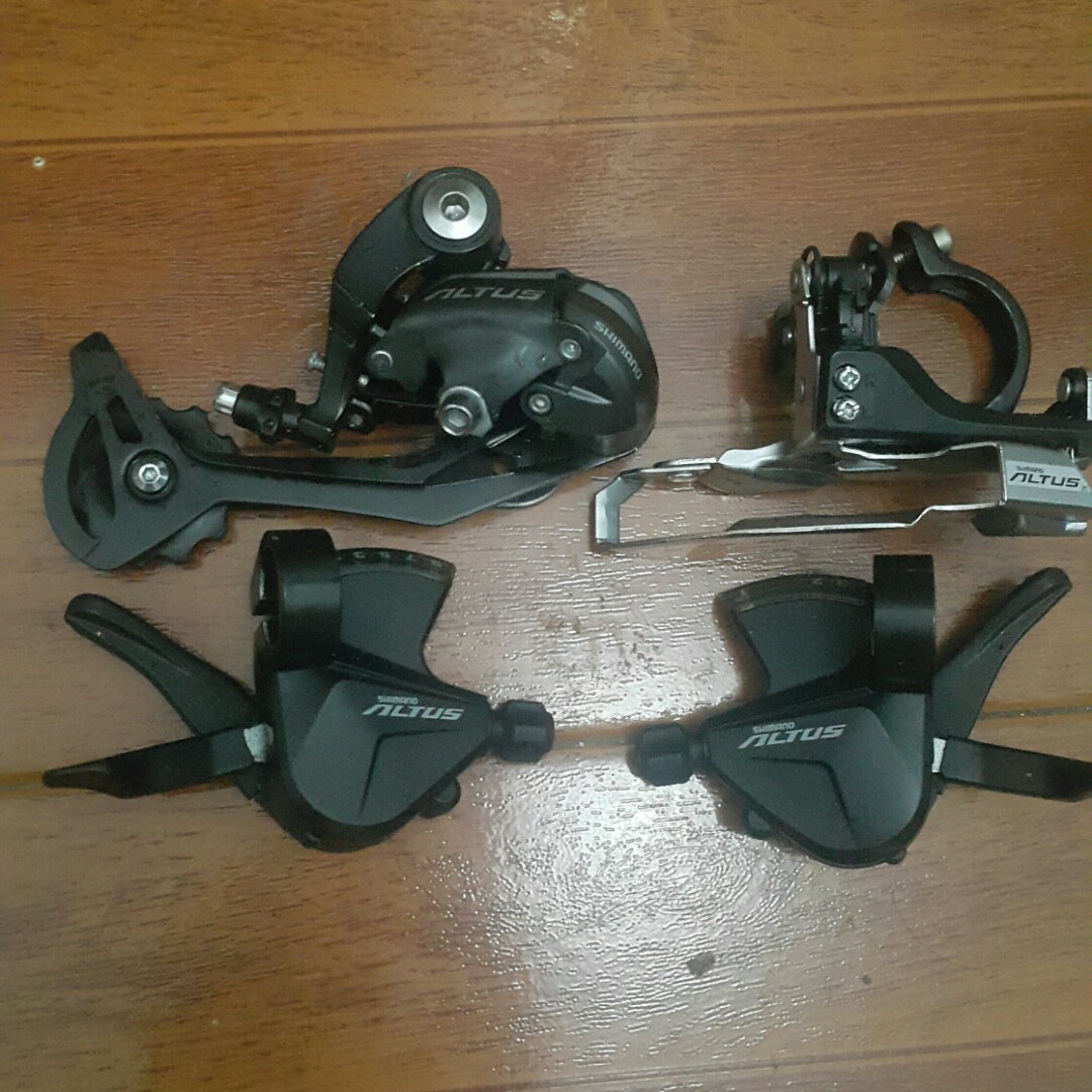 Shimano Altus front/rear derailleur with shifter original., Sports