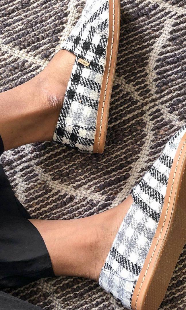 Plaid toms clearance
