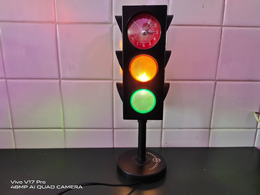 Traffic Light Alarm Clock(Alarm & Clock working), Hobbies & Toys, Memorabilia & Collectibles