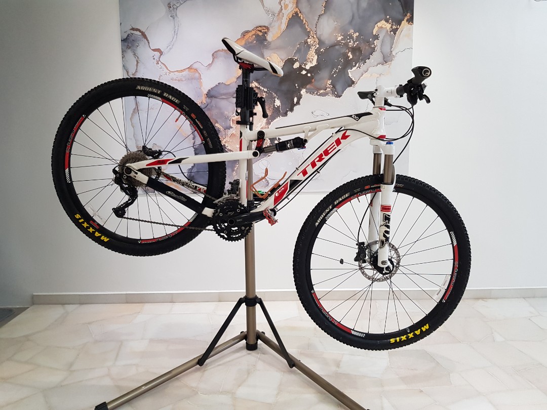 Trek superfly 100 hotsell al elite 29