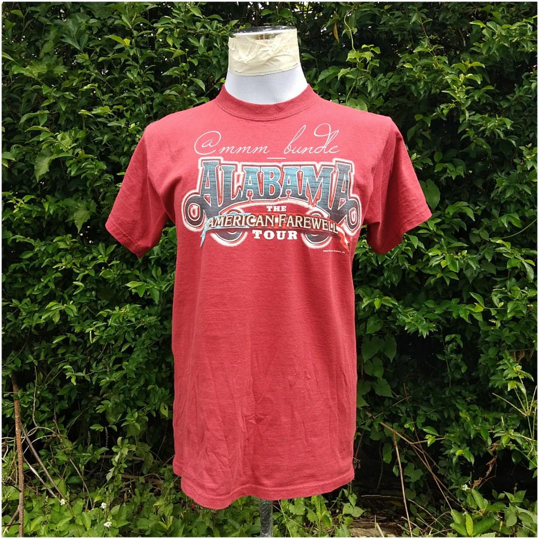 BAND ALABAMA AMERICAN FAREWELL©2004 (Category: Tshirts & Polo Shirts) located in Kangar. Submitted by the3mbundle (Listing ID 1061981024, Image 1). Description: VINTAGE BAND ALABAMA AMERICAN FAREWELL©2004 🔥Copyright depan baju 🔥Size M 🔥Pit 20/ labuh 27 🔥Condition 9/10 🔥tag GILDAN 🔥 Harga RM135 termasuk pos ss + RM5.
