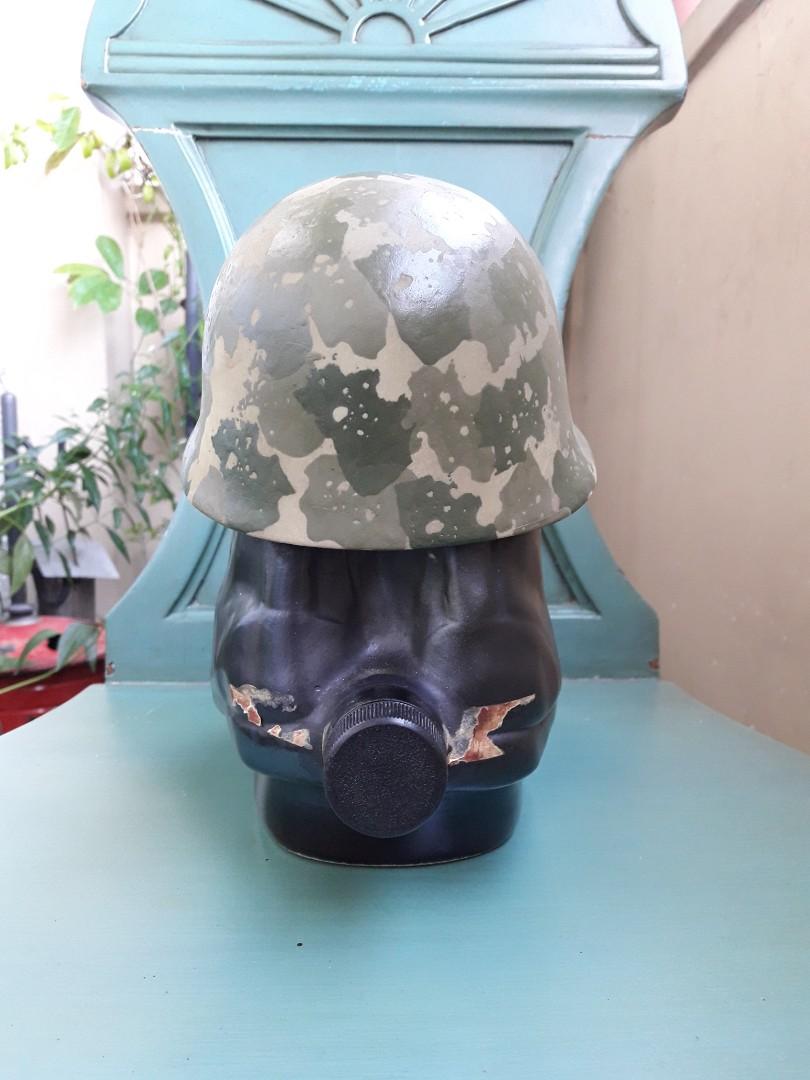 1975 Jim Beam Army Helmet and Boots Decanter, Hobbies & Toys